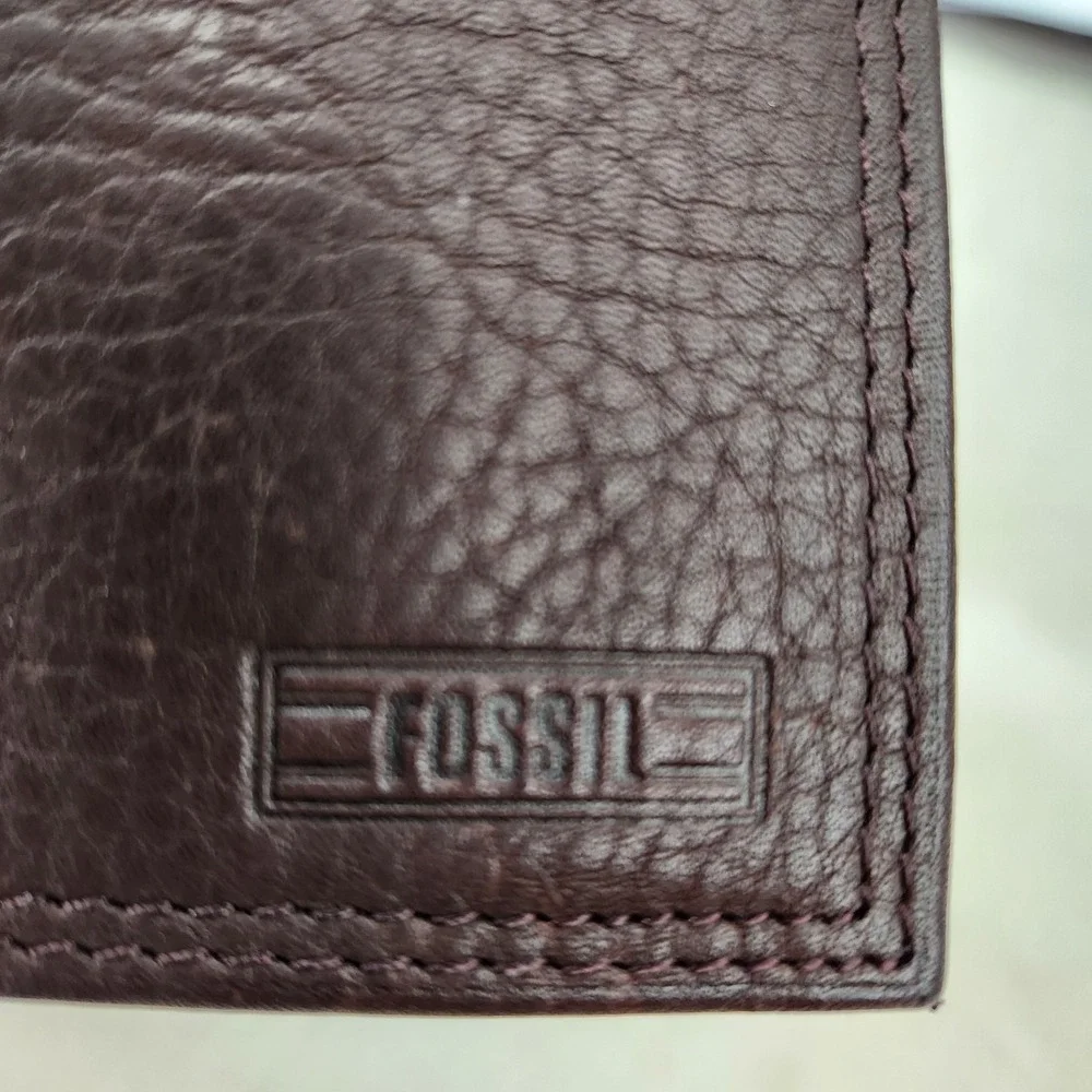 Fossil Men's Dark Brown  Trifold Wallet Genuine Leather Soft Excellent Pre-owned